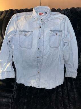 Wrangler Men's Long Sleeve Light Wash Denim Button-Up Shirt
